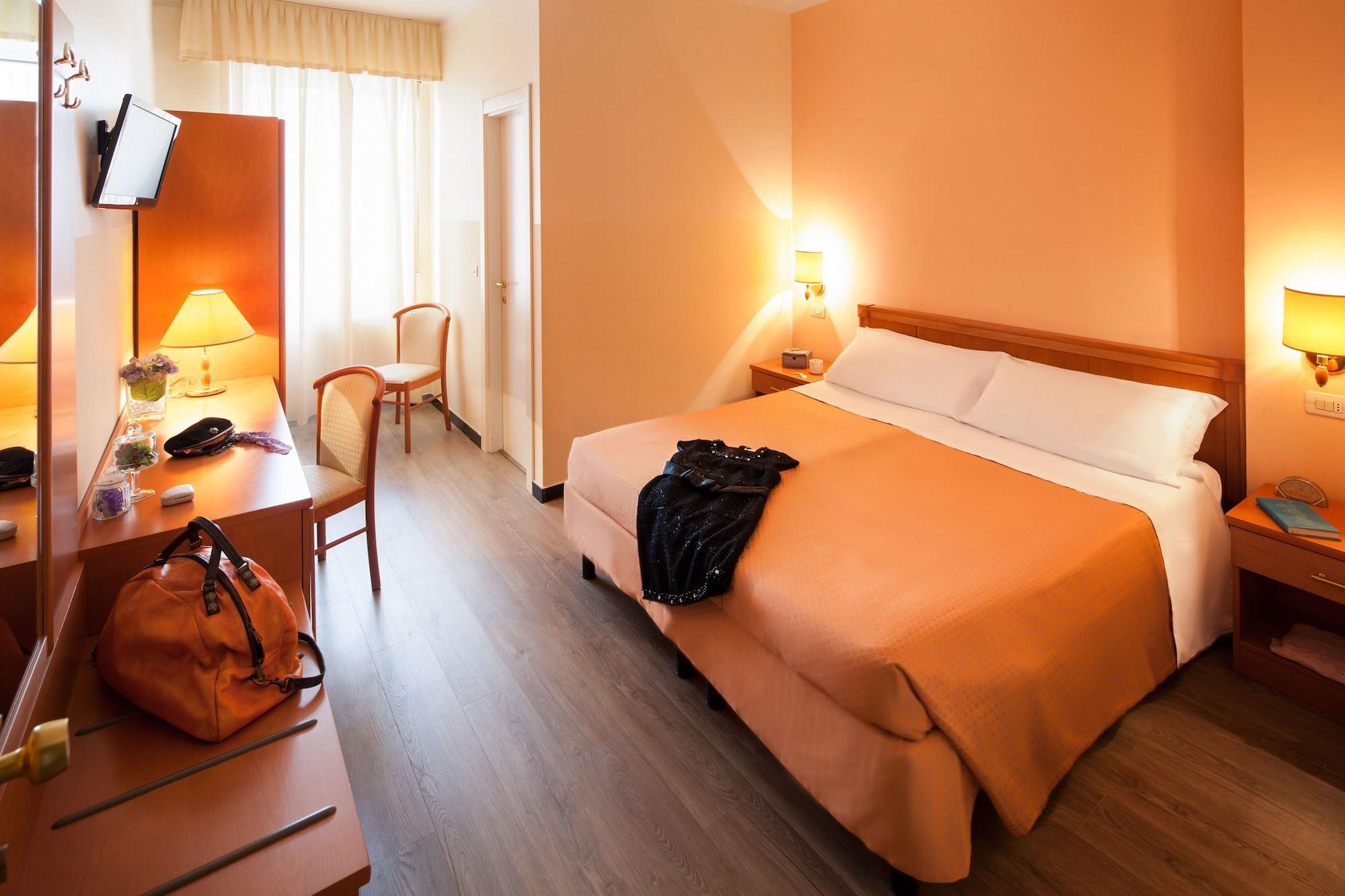 Hotel Centrale Curtis Alassio Buitenkant foto