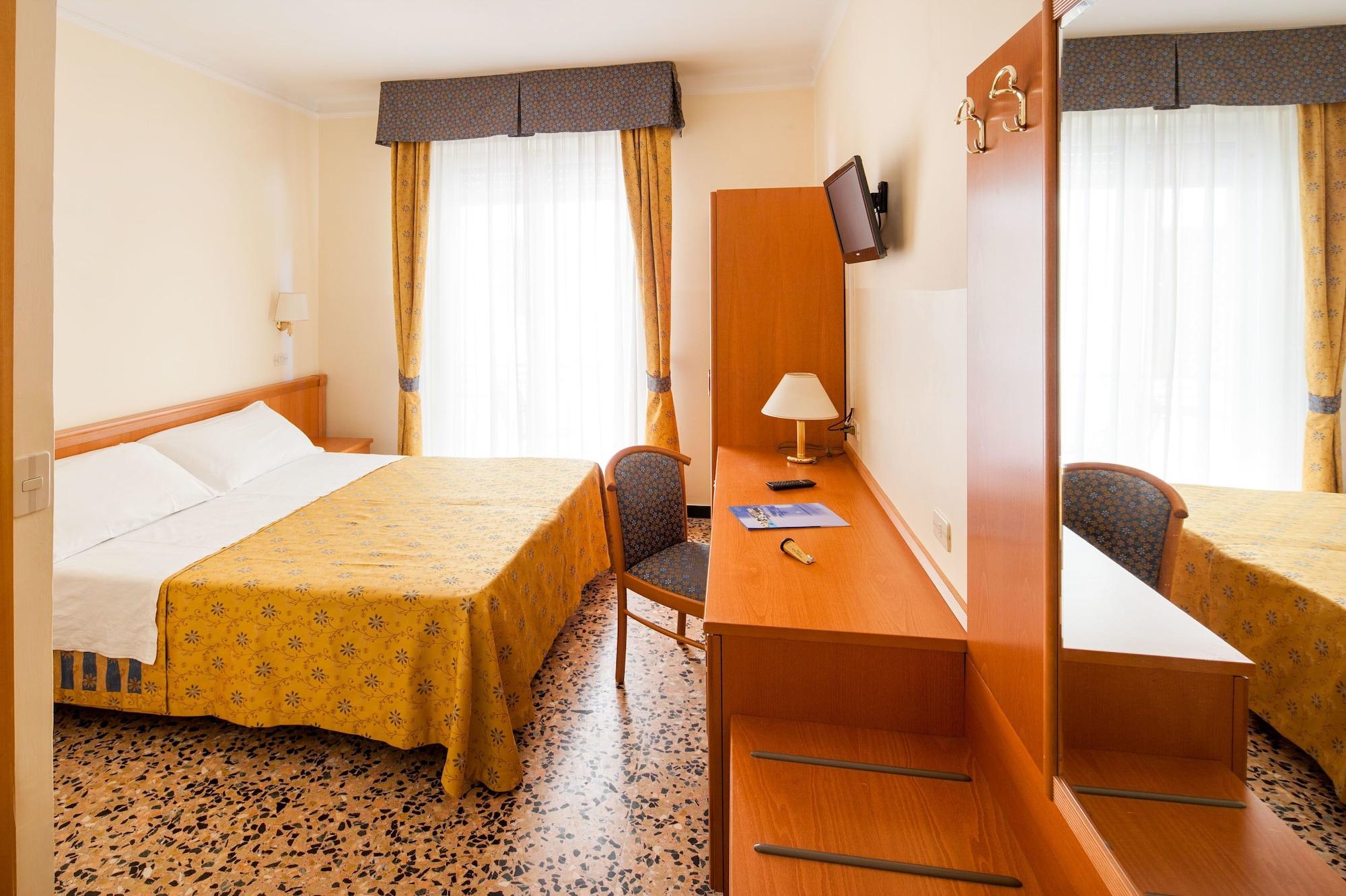 Hotel Centrale Curtis Alassio Buitenkant foto