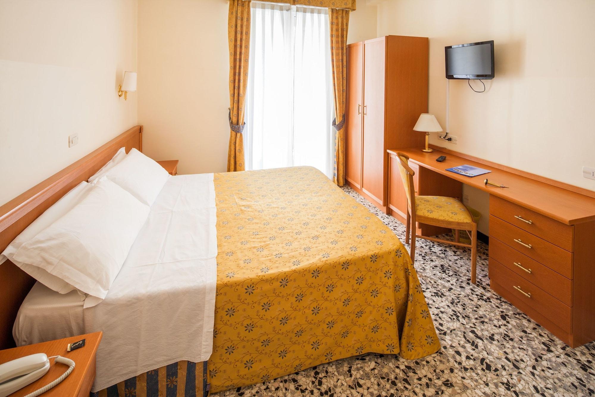Hotel Centrale Curtis Alassio Buitenkant foto