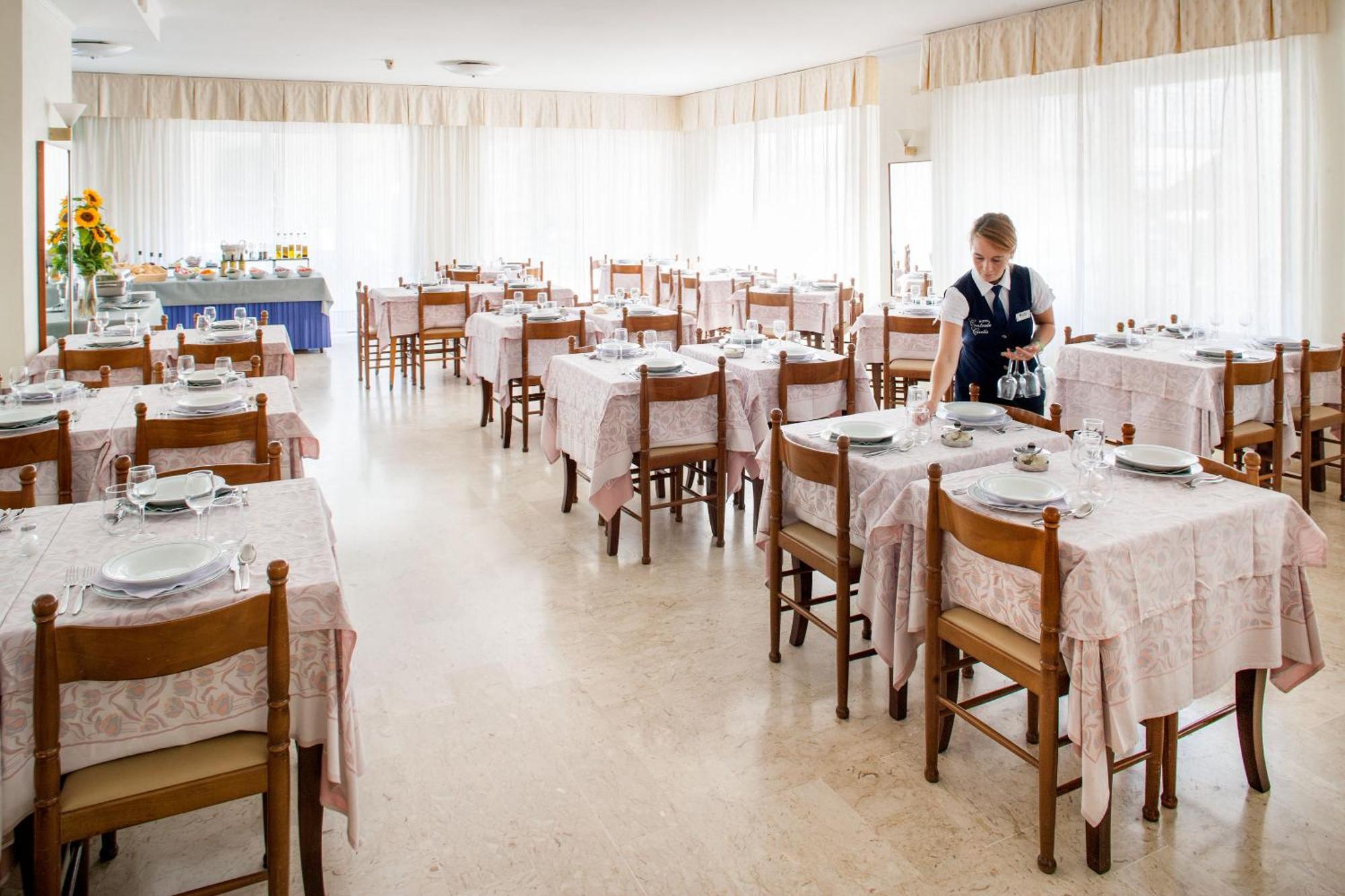Hotel Centrale Curtis Alassio Buitenkant foto