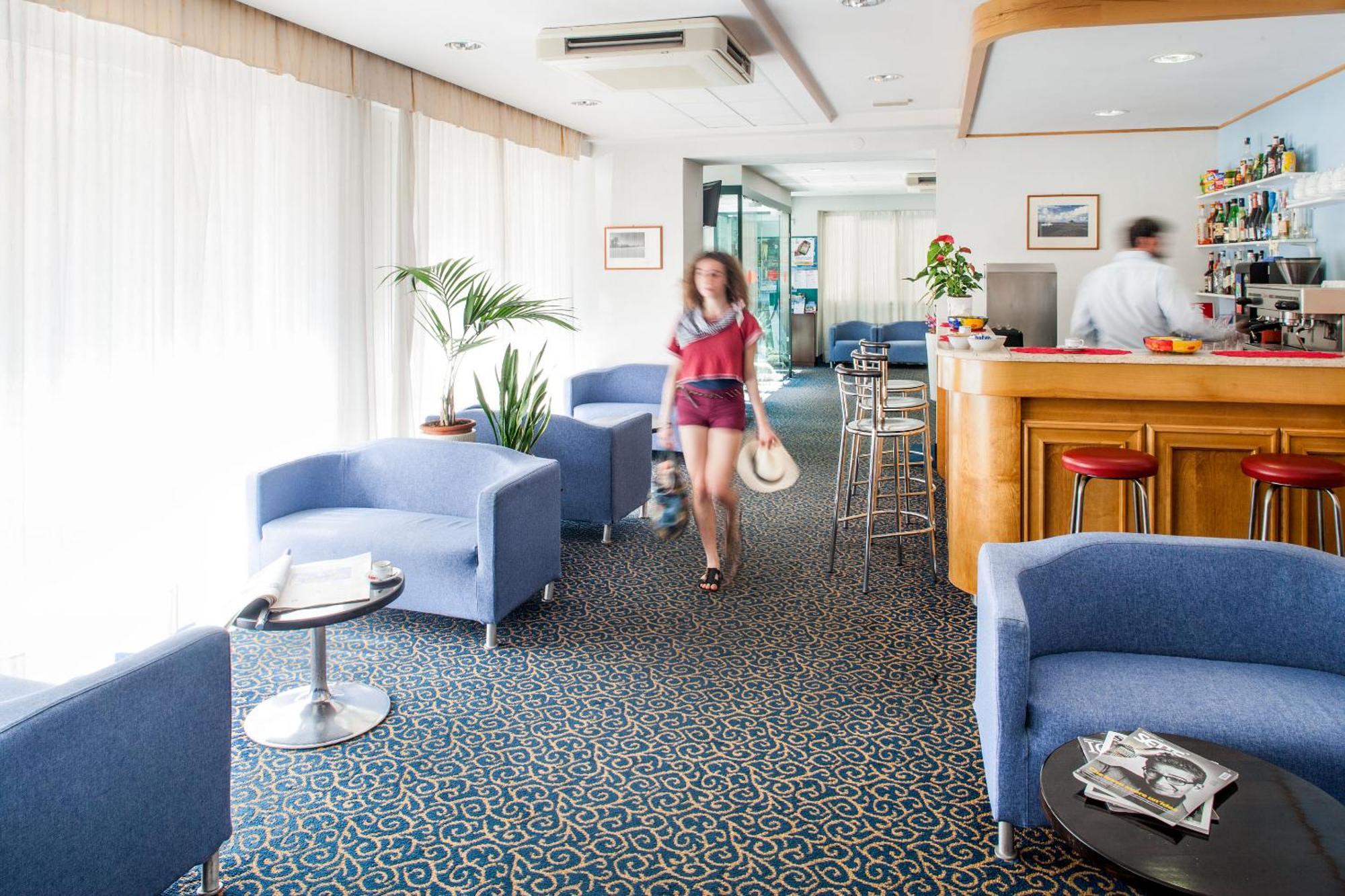 Hotel Centrale Curtis Alassio Buitenkant foto